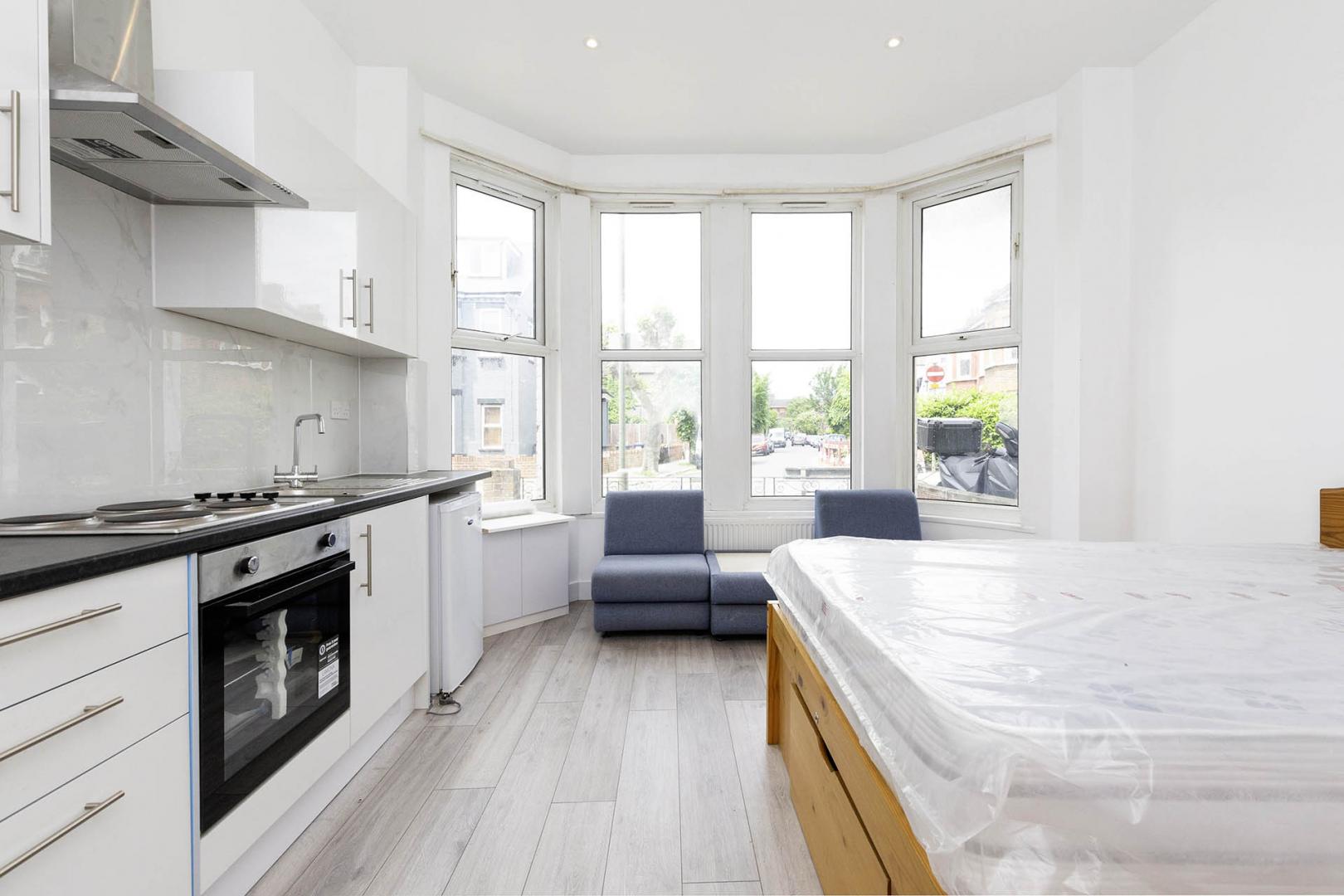 **Inclusive of Council tax, Gas+ Water** Ash Grove , Cricklewood (Inclusive of Council tax, Gas+ Water)